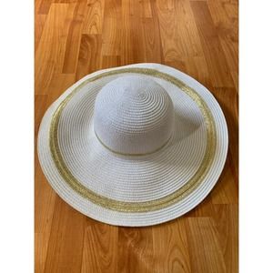 White And‎ Gold Beach Hay